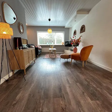 Eldorado I Chalet Near Forest On Quiet Park * Putten