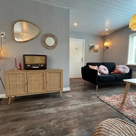Eldorado I Chalet Near Forest On Quiet Park * Putten