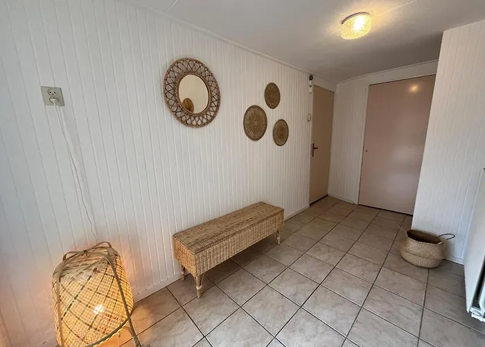 Eldorado I Near Forest On Quiet Park